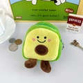 Detalle de un lindo monedero de peluche con forma de aguacate, cremallera y textura suave - Aguacate