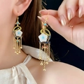Detail von Vintage vergoldeten Blumenohrringen mit buntem Emaille und langen Kettchen - 94# Ohrhaken-Gold (Echtvergoldet)