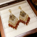 Vintage gold rhombus earrings with white pearls and red teardrop bead pendants - Vintage Artificial Pearl Tassel Style (32# Silver Earring Post - Gold - Coffee)