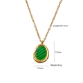 Detaillierte Größenkarte der böhmischen Goldkette mit grünem Malachit-Anhänger - Grüner Muschel-Textur Anhänger