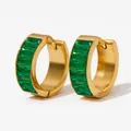 Elegante gouden oorbellen met een rij vierkant geslepen smaragdgroene zirkonia's - Groen (KDE1297)