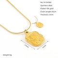 Collana con ciondolo rettangolare retrò in acciaio inossidabile placcato oro 18k con ritratto - Stile Targhetta Rettangolare Con Ritratto Vintage (ZYG1618+066)