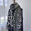 Green leopard print scarf with tassels made of soft cashmere-like fabric - Green