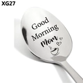 Makroaufnahme eines Edelstahl-Löffels mit Good Morning Mom Text und Herz-Symbolen - Good Morning Mom