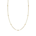 Dettaglio della collana a catena a serpente dorata con perle e design minimalista - Oro