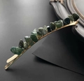 Horquilla dorada con piedras de cristal verde natural y delicado alambre enrollado - Ágata Musgo Dorado