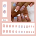 Blaue French Gradient Kunstnägel mit Blumenmuster und kleinen Perlenakzenten - Z633 Frischer Orchideen Gitter Stil