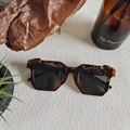 Stylish leopard print tortoiseshell sunglasses with thick polygon frames and dark lenses - Tortoiseshell 14