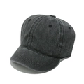 Dettaglio del cappello da baseball grigio scuro lavato con visiera corta e stile vintage - M (56-58cm) / Nero