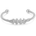 Dettaglio della spirale argentata sul bracciale rigido aperto in acciaio inossidabile - Color Acciaio