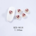 Détail de charmes à ongles cœur en cristal rose avec bordure de petites perles blanches - 1 Pièce / Violet Moyen (8618)