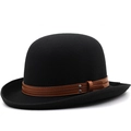 Classica bombetta in lana nera con cinturino in pelle marrone e borchie in metallo argento - M(56-60CM) Regolabile / Nero