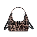 Bolso hobo brillante con estampado de leopardo en charol y detalles plateados - Rosa