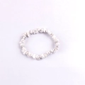 Handmade stretch bracelet with natural white turquoise stone chips and gray marble texture - Howlite