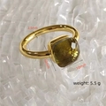 Gold stainless steel ring with 10mm emerald green zircon stone and dimensions - Gold Base: Aug-Olive Green