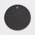 Dark grey round silicone placemat with honeycomb texture and hanging hole - Cold Grey 10C