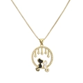 Collana dorata con pendente rotondo di cristalli e due gatti sotto le stelle - Gatto Bianco e Nero