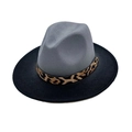 Classic fedora hat in grey and black wool felt with a trendy leopard print ribbon - Grey and Black