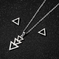 Parure bijoux argentés en acier inoxydable avec collier triangle entrelacé et boucles - Triangulaire / Acier