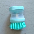 Lichtblauwe automatische afwasborstel met zeepdispenser en transparant reservoir - Blauw