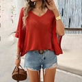 Pull en maille ajourée rouge à col en V avec manches mi-longues coupe ample - Rouge
