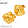 Detalle de pendientes martillados en acero bañado en oro de 18k con dimensiones - Estilo de Textura de Arrugas de Lava (SE476G)
