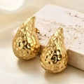 Exaggerated teardrop gold plated earrings with vintage hammered texture and metal finish - Hammered Teardrop Style (E3126 Gold)