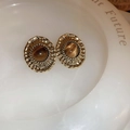 Vintage-Ohrstecker in Schlangenoptik mit Tigerauge und gehämmerter Metallstruktur - Gehämmertes Gold Tigerauge Bolzen (57#)
