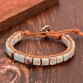 Böhmisches Armband mit quadratischen Türkissteinen und Lederband mit Blumenverschluss - Rotbrauner Vintage (Stil-4)
