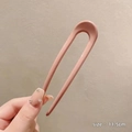 Minimalist U-shaped hair pin in elegant nude pink finish with 11.5cm length - Pink