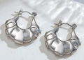 Minimalist silver shell-shaped earrings with fan texture and high-polish metal finish - Silver Style K7-99