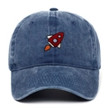 Casquette de baseball en coton lavé bleu marine avec broderie fusée de qualité - Réglable / Bleu marine