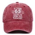 Gorra de algodón lavado burdeos con bordado blanco para el 65 cumpleaños - Rojo Vino Lavado 65 Años