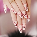 Faux ongles stiletto longs blancs avec motifs réalistes de gouttes de sang rouge en 3D - JP1266