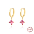 Detail of S925 sterling silver gold earring with four pink zircon stones in flower shape - Gold With Magenta Zirconia