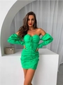Elegante felgroene off-shoulder mini-jurk met lange mouwen en geplooide details - XS / Fluorescerend Groen