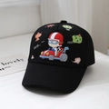 Dettaglio cappellino baseball nero bimbo con ricamo 3D pilota e scritte Lucky - 52cm (Consigliato 2-5 Anni) / Nero