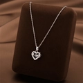 Collier en acier titane argenté avec un pendentif cœur flottant et oxyde de zirconium brillant - 8890-Argent
