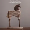 Figurine de cheval moderne bicolore marron et blanc, texture bois, 25x6,5x36,5cm - Modèle de Cheval