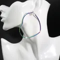 Orecchini a cerchio a cuore in acciaio al titanio con finitura arcobaleno colorata - Cuore