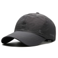 Gorra deportiva ligera de secado rápido gris oscuro con logo y orificios de ventilación - Ajustable / gris oscuro