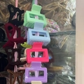 Set de pequeñas pinzas geométricas para el pelo en verde, azul, rosa y violeta - Rosa Rojo