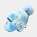 Dettaglio cappello a maglia tie-dye per bambini con maschera e pompon in pelliccia - 50-53cm (1-6 Anni) / Azzurro