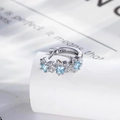 Boucles d'oreilles étoiles en argent avec trois oxydes de zirconium bleu clair sertis - Bleu Clair (Unique) (A705-4)