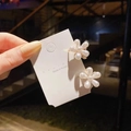 Floral pearl hair clip set with five-petal design on white jewelry display card - 2PCS Flower Claw Clips