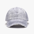 Gorra de béisbol de mezclilla azul claro lavada con agujeros vintage y estilo retro - Azul(25A250)