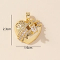 Dettaglio del ciondolo a cuore dorato con zirconi e indicazioni delle misure - 0228-4/Oro 3D Zirconia