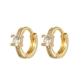 Pendientes de aro geométricos bañados en oro de 18K con circonitas y detalles micro pavé - Huggie de Solitario con Pavé Lateral (E393-2)