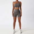 Ensemble de sport taupe pour femme avec brassière asymétrique et short à poches - 10/M / Short à Une Épaule Gris Extrême