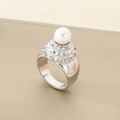 Detail of silver geometric textured ring with a white pearl on a champagne background - US 6 / Steel Color Geometric Grid Pearl Style (KR111065-K)